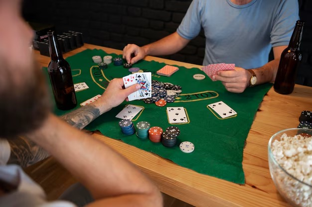Professional dealer interaction Professional dealer at Evolution Gaming blackjack table